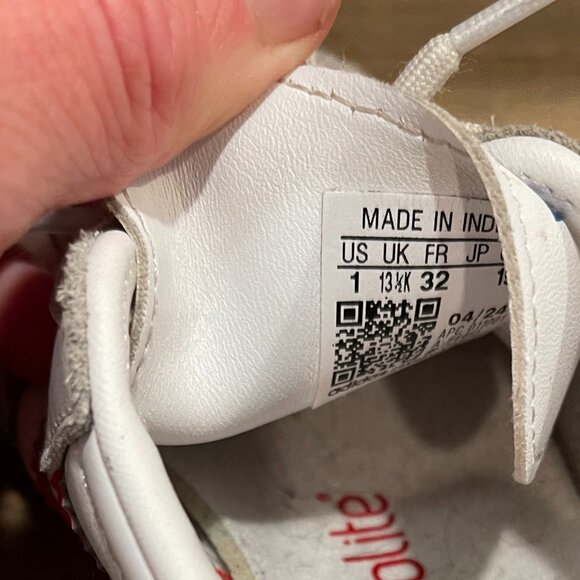 Adidas Originals Samba OG, Youth Size 1, White/Better Scarlet/Gum - Picture 5 of 5